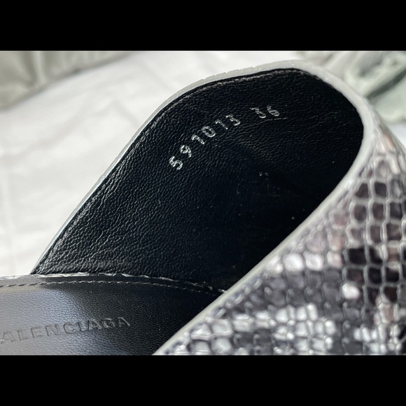 Authentic Balenciaga Heel Sandals - Picture 10 of 10